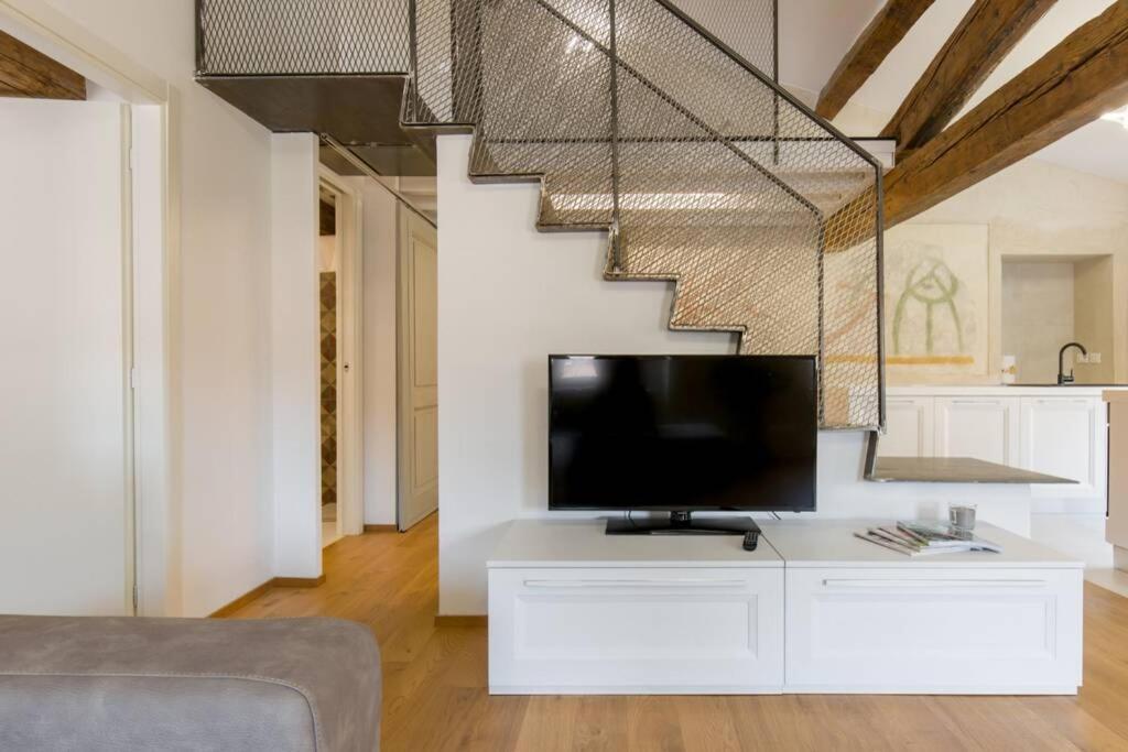 شقة فيرونا  في Luxury Design Apt With Amazing View المظهر الخارجي الصورة