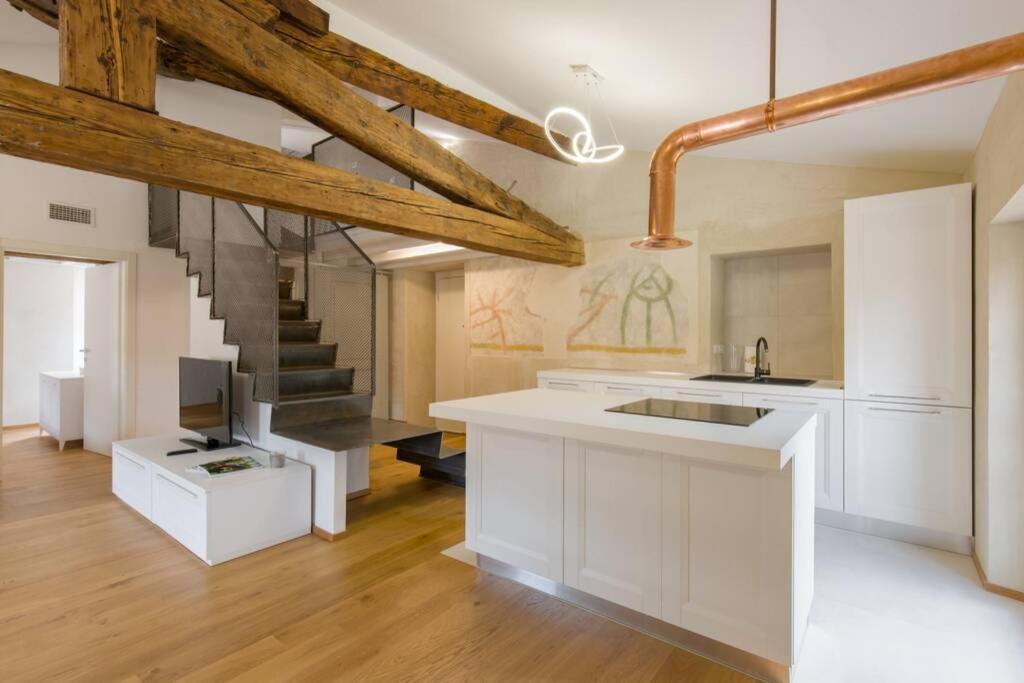 شقة فيرونا  في Luxury Design Apt With Amazing View المظهر الخارجي الصورة